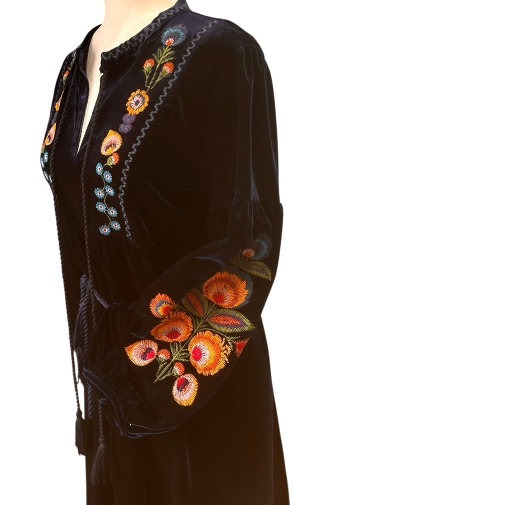 Cactus Women's dress size medium heavy emboidered navy blue velvet - Picture 13 of 16